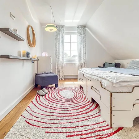 Hirtenweg 9 * 징스트